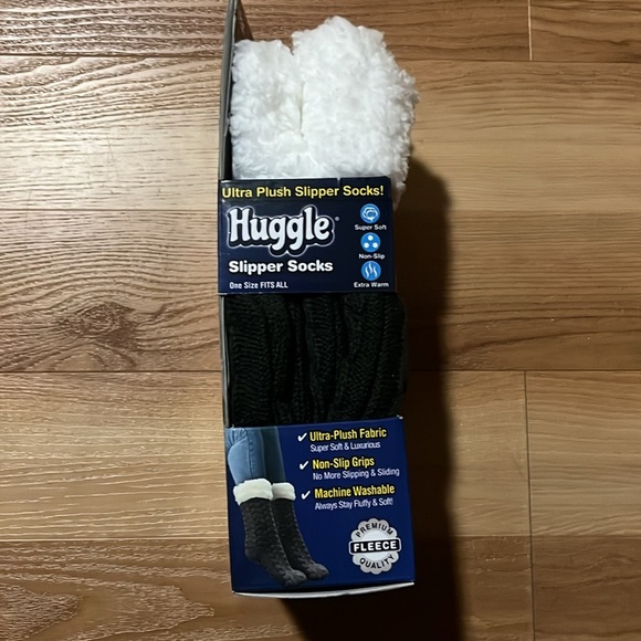 Huggle Slipper Socks - Picture 3 of 4